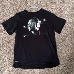 Black nike t-shirt